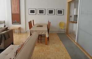 view to dining, all service for 6