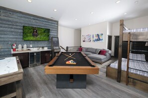 Spielezimmer