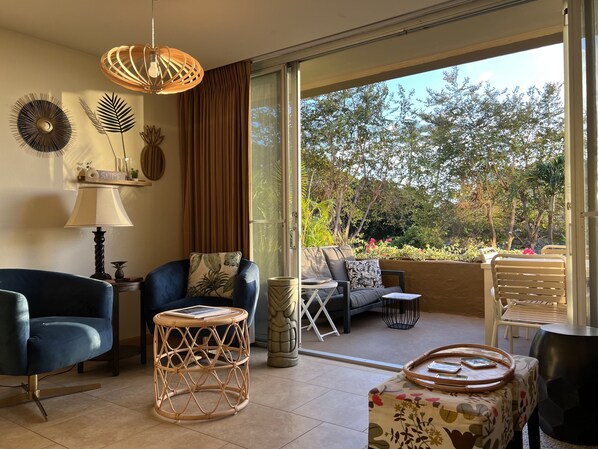 Living room and outdoor Lanai