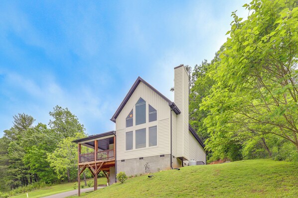 Asheville Vacation Rental | 3BR | 2BA | Stairs Required to Access