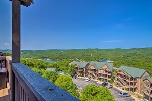 Private Deck | Outdoor Dining Table | Gas Grill | Panoramic Mountain Views