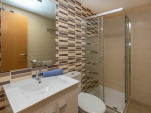 Mirror, Tap, Plumbing Fixture, Sink, Bathroom Sink, Building, Bathroom, Bathroom Cabinet, Cabinetry, Wood