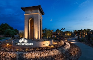 Walk to The Scottsdale Resort from the unit to enjoy dinner, drinks or nightly entertainment
