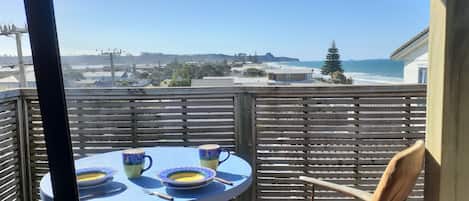 Balcony dining