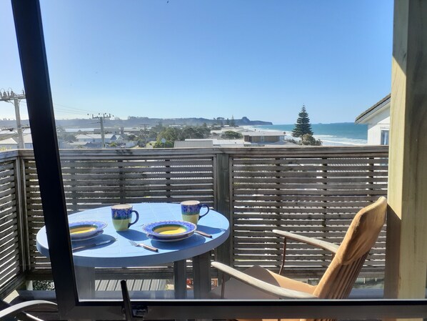 Balcony dining