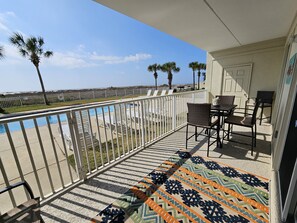 balcony rug & furniture