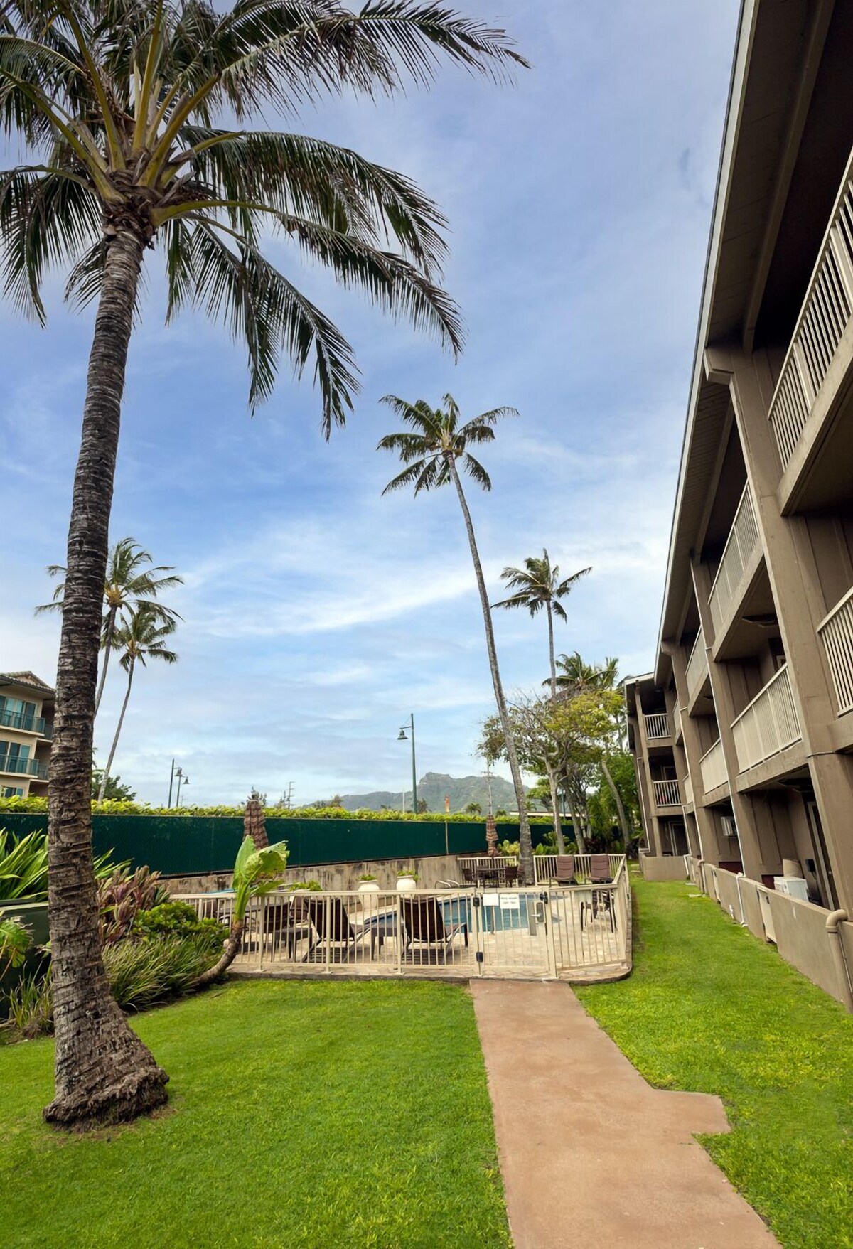 Steps from the beach, walk to shopping, dining and more