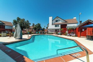 Pool is heated the entire year!