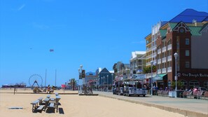 Just a 5 minute walk to Ocean City Beach & Boardwalk!