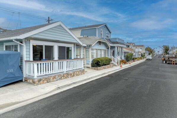 339CL - Welcome to 339 Claressa