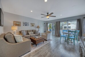339CL - Living Room