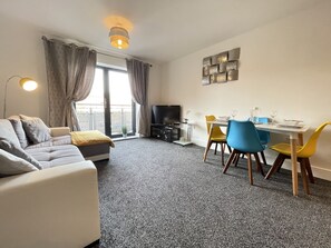 Living Room / Lounge