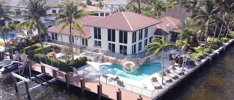 Stunning corner property on the intracoastal with waterviews from 2 sides!