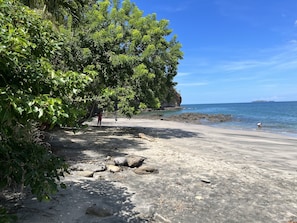 Looking to the Right as you enter the beach