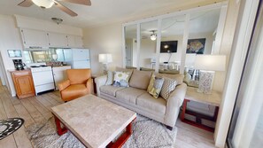 Sav_Beach__Rac_Club_304A-06212023_142423