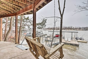 House Exterior | Porch Swing | Lake Access