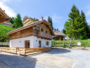 Außenseite Ferienhaus [Sommer]