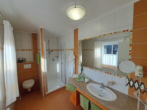 Appartement "Dinkelacker"-Bad
