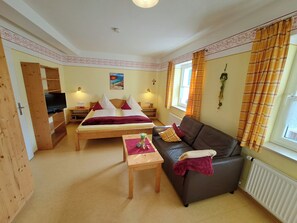 Appartement "Dinkelacker"-Schlafzimmer