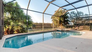 Beautiful 5 bed 3.5 bath villa located in Windsor Palms Resort