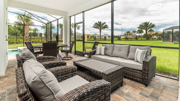 Beautiful 7 bed 6.5 bath villa located in Solara Resort