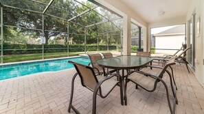 Beautiful 4 bed 4 bath villa located in Windsor Hills Resort