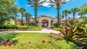 Beautiful 6 bed 4 bath villa located in Windsor Hills Resort