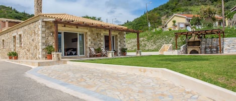 Villas Porto Kamini in Afionas Corfu