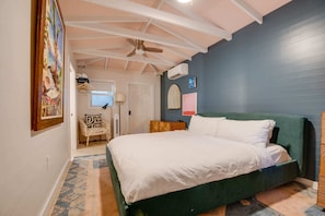 Carriage House Room Overview 