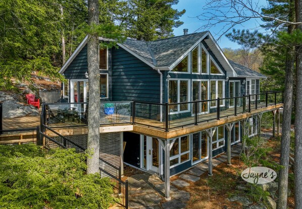 Bruce Hideaway