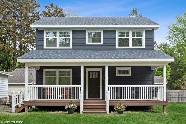 Ayres Estate Beach House
15901 Goodwin, corner of Lake Shore Rd