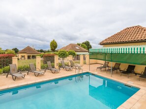 Holiday Home Swimming Pool
