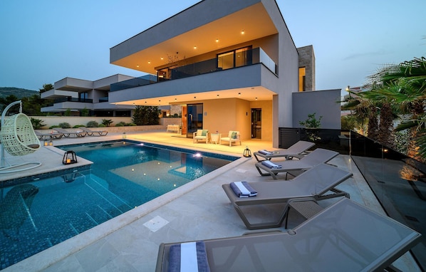 pool