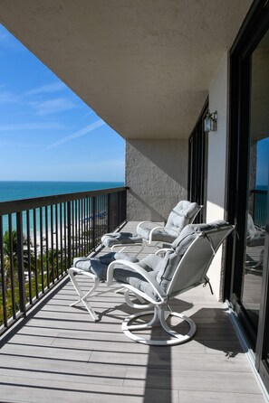 186 sq ft balcony with unobstructed view of the Gulf of Mexico