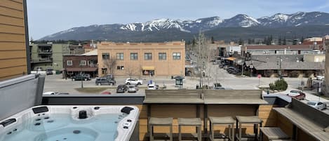 #1 Condo in Whitefish - Hot tub, bar, fire pit, dining, grill, views for miles