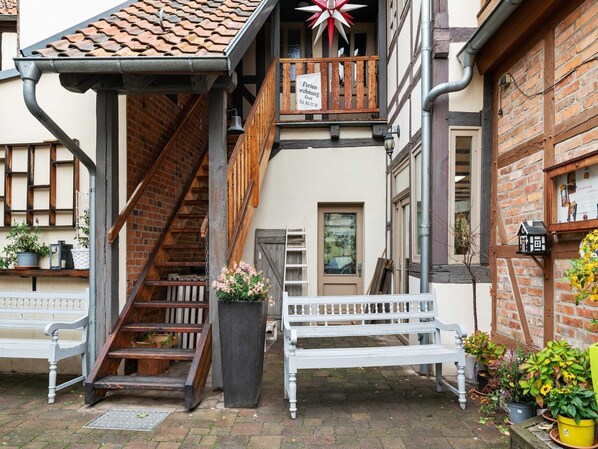 Außenseite Ferienhaus [Sommer]