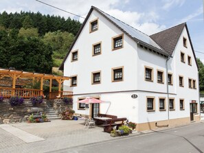 Außenseite Ferienhaus [Sommer]