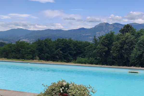 14m x 5m pool with beautiful mountain view