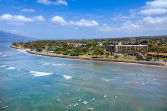 Island Surf Resort, breathtaking ocean view, in the heart of the action