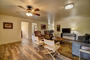 Riverview Lower Level - Living Room