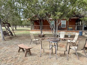 Secluded 3/2 Unit - Two-Sided Porch