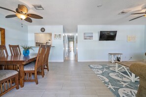 Dining/ Living room