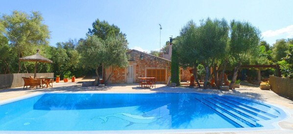 Pool. ?lich Willkommen in der Finca Alfabia, Campos
