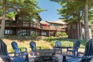 5300 plus square foot lodge.Excellent views of the lake and surrounding grounds.