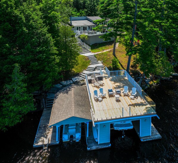 Reel Fun, Boathouse &amp; Sun Deck