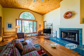 Gathering Room &amp; Fireplace