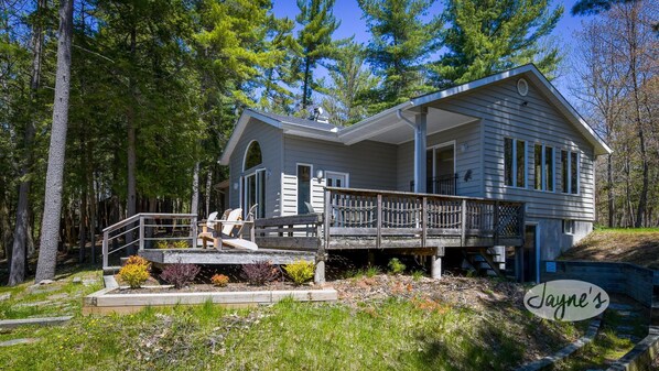 Cottage - Lake Side