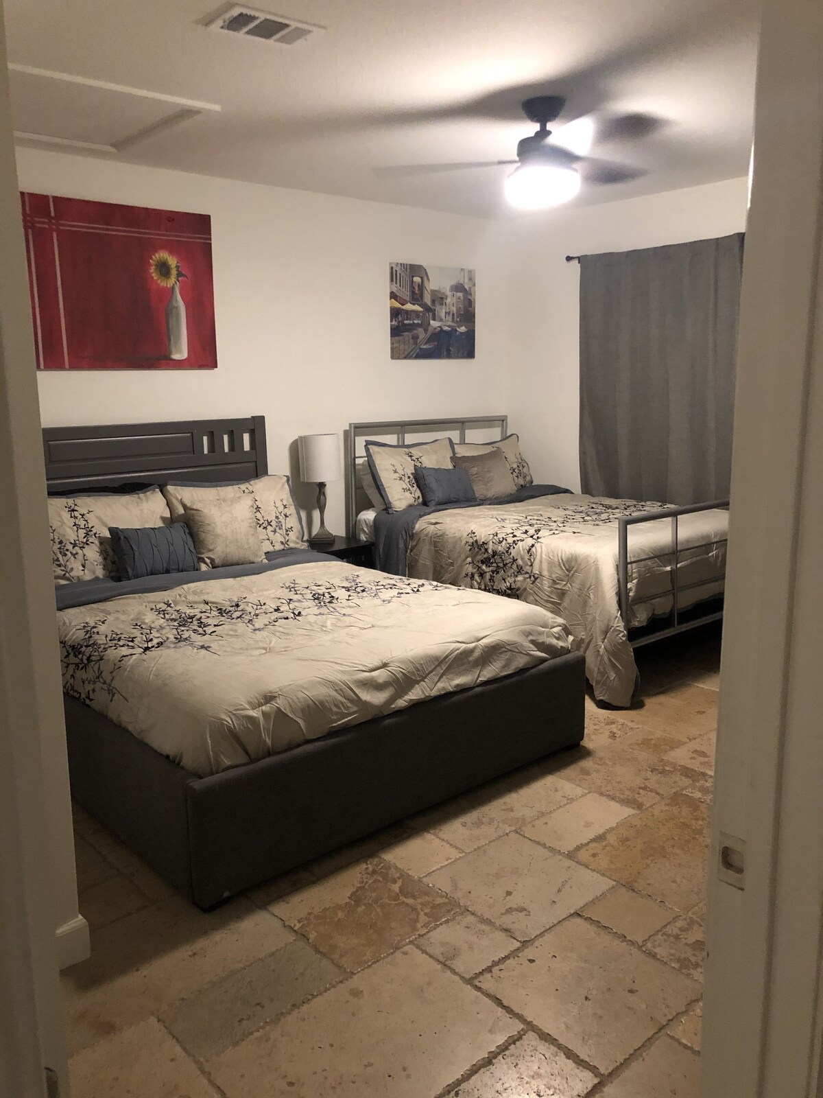 Modern 3 bed 2 bath by the Beach Pets ok!