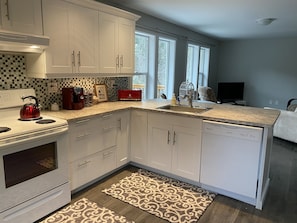 Fully equiped kitchen with dishwasher