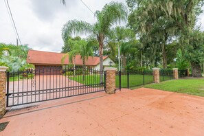 Gated Driveway/Yard